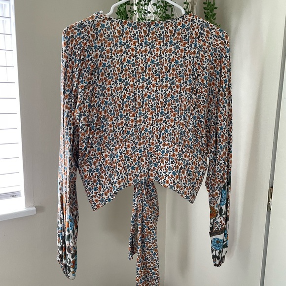 Mura Boutique Soleil Top in Multi Floral - Picture 5 of 14